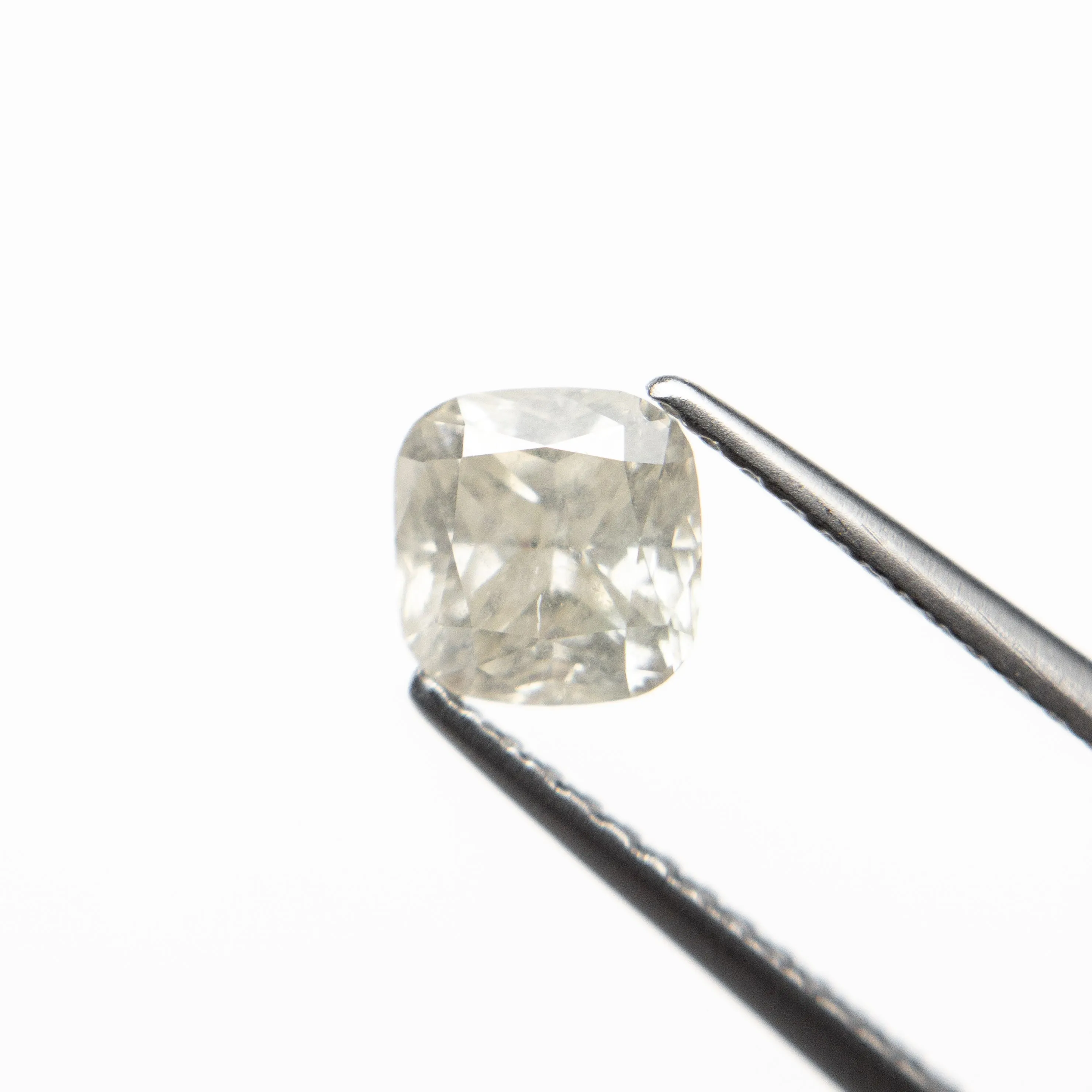 0.91ct 5.31x5.14x3.87mm Cushion Brilliant 19077-13