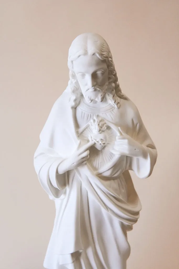 32 Outdoor Sacred Heart of Jesus Statue