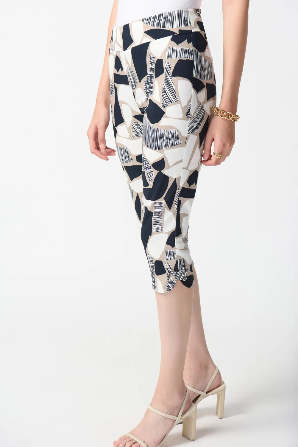 Abstract Print Capris Style 242224