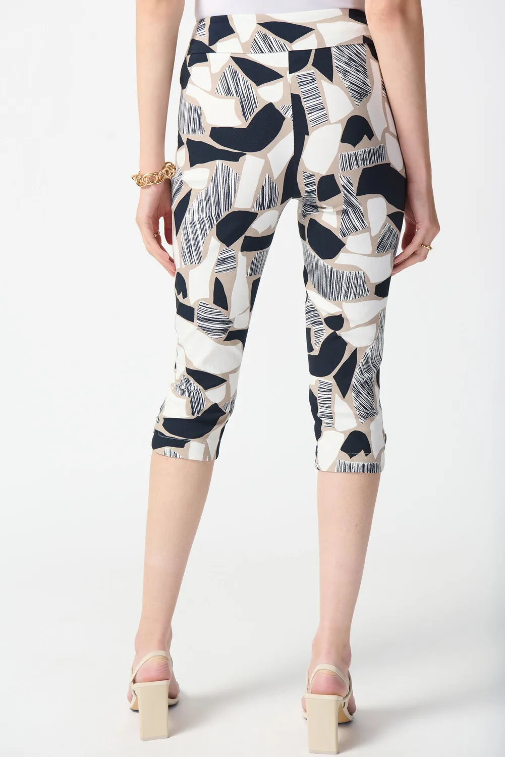 Abstract Print Capris Style 242224