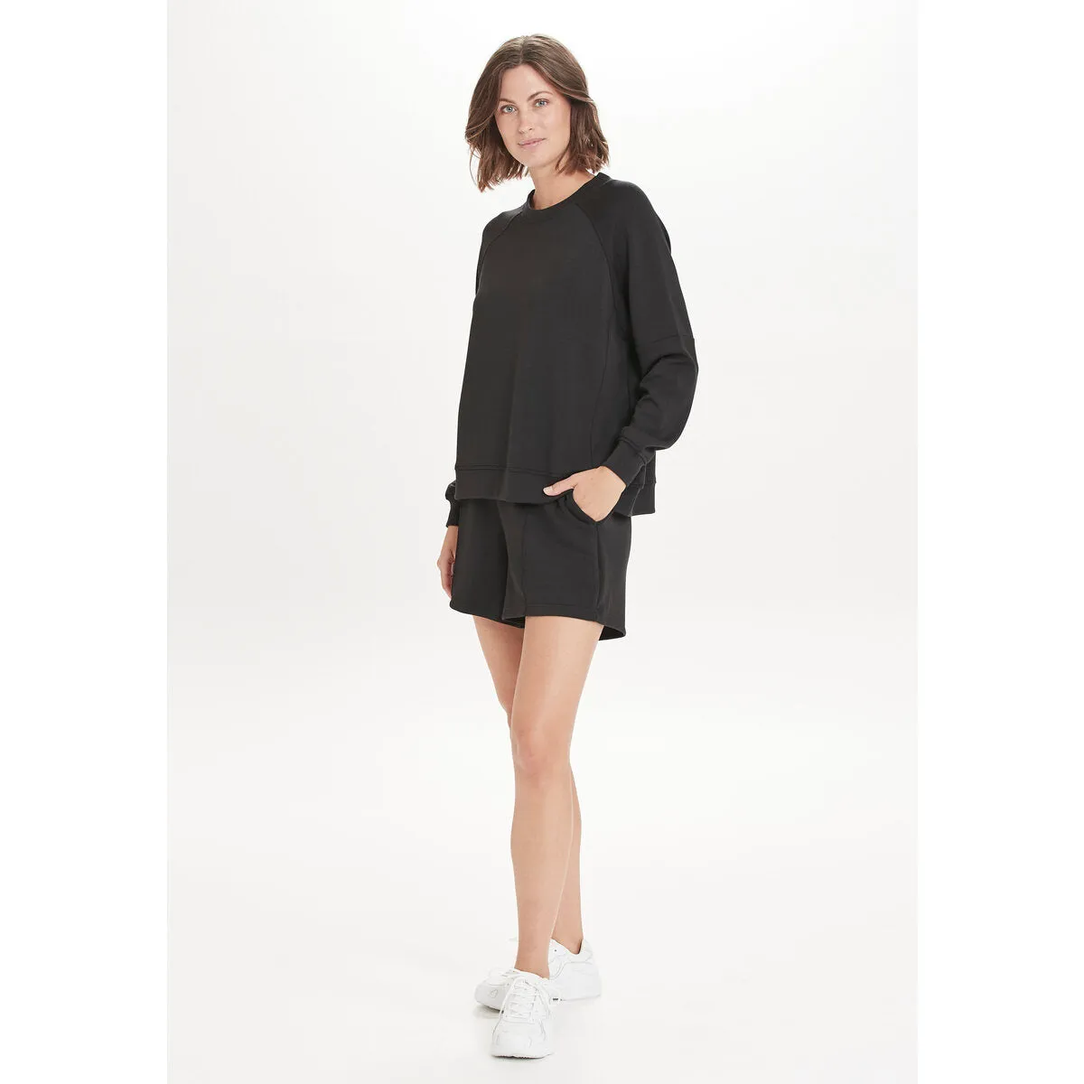 Jacey Womenswear Crew Neck - Black