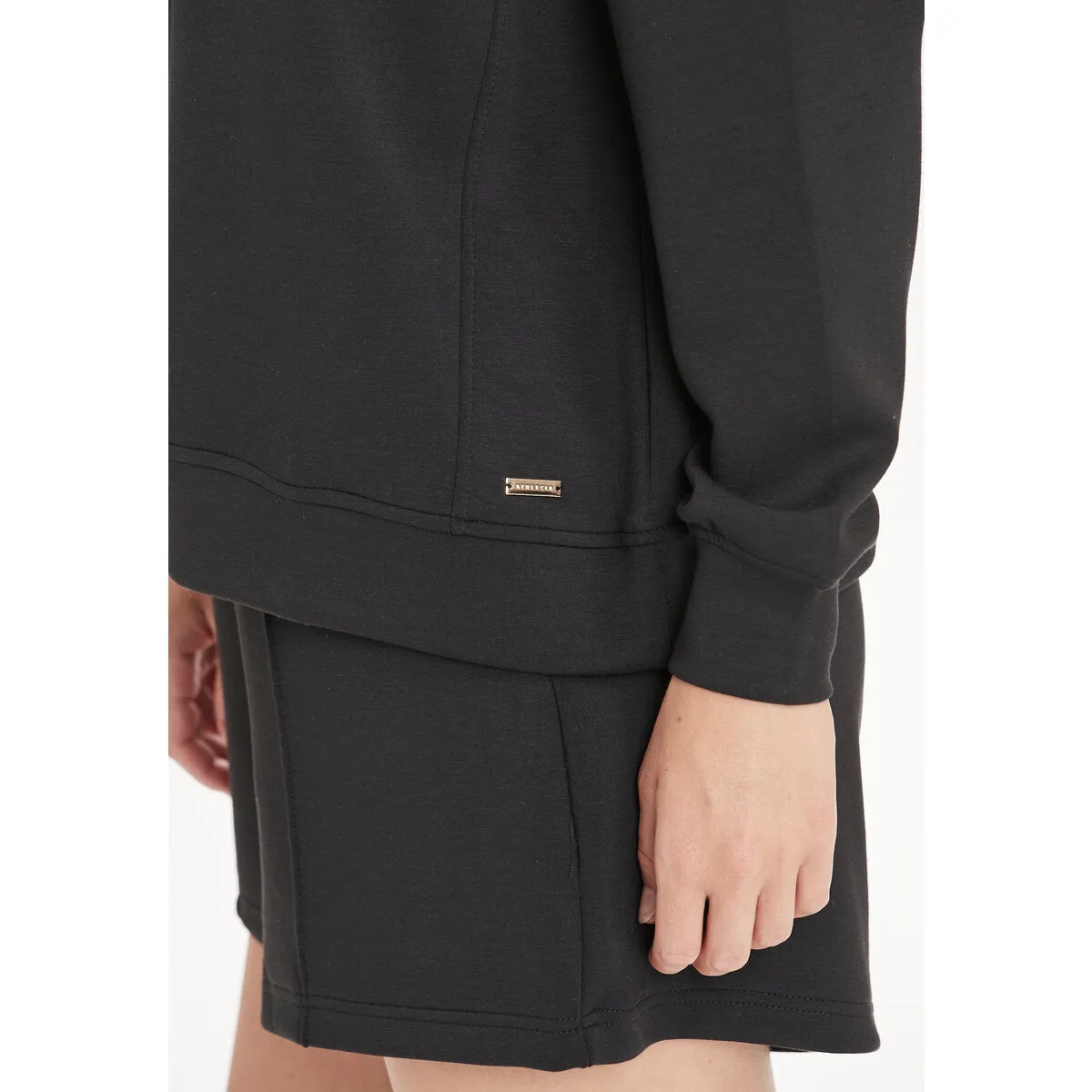 Jacey Womenswear Crew Neck - Black