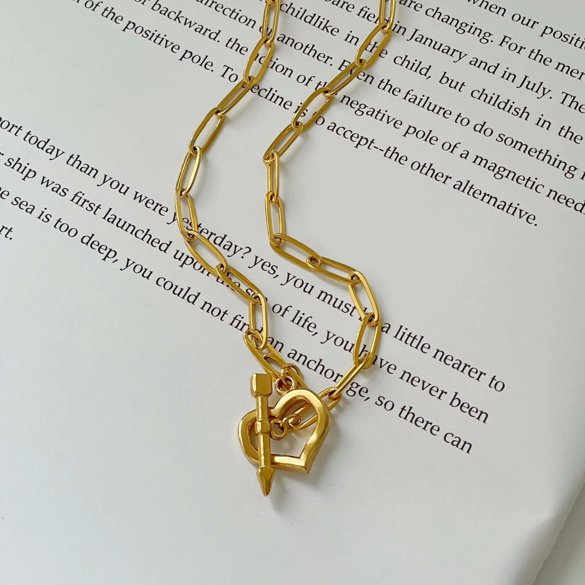 Love Toggle Paperclip Necklace (Gold)