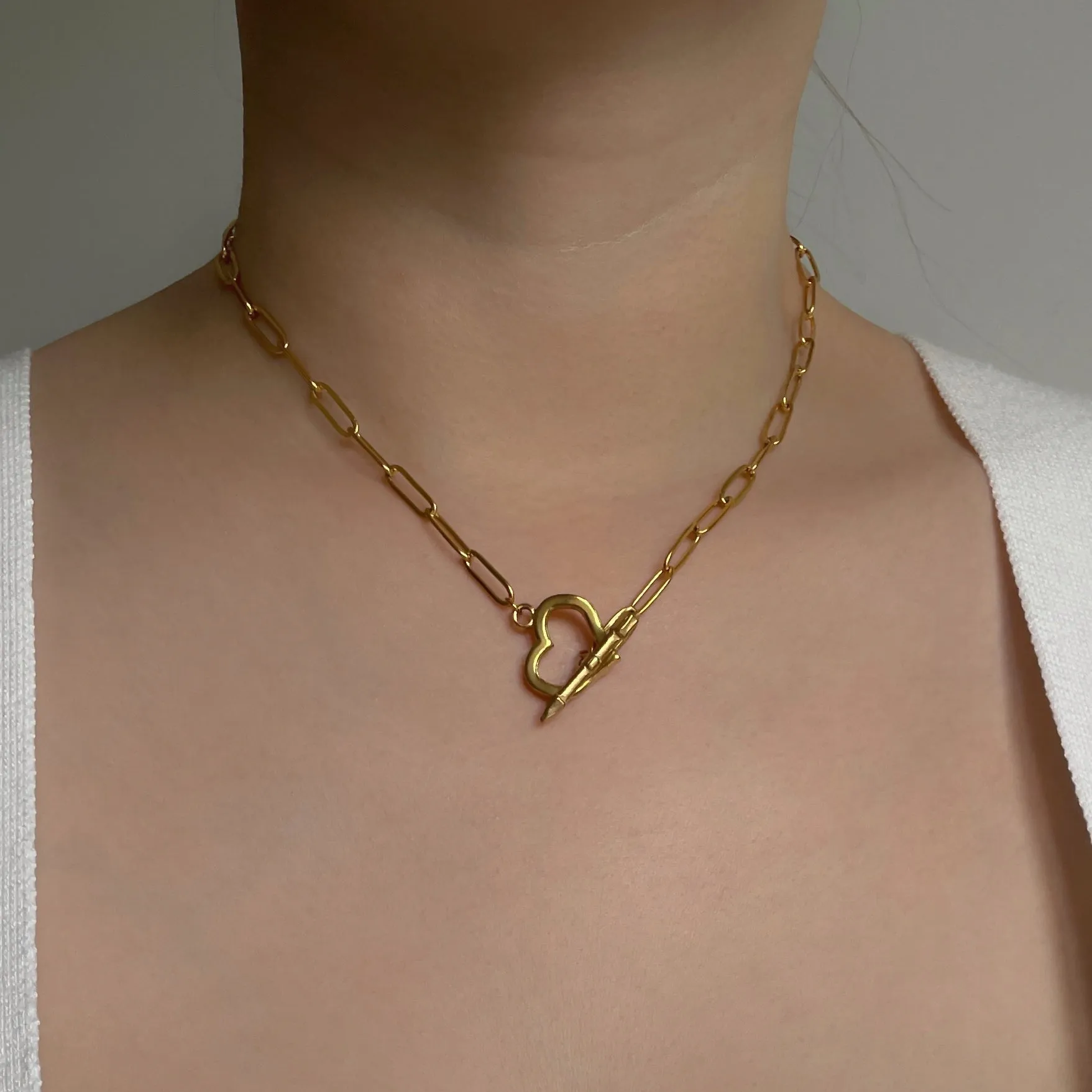 Love Toggle Paperclip Necklace (Gold)