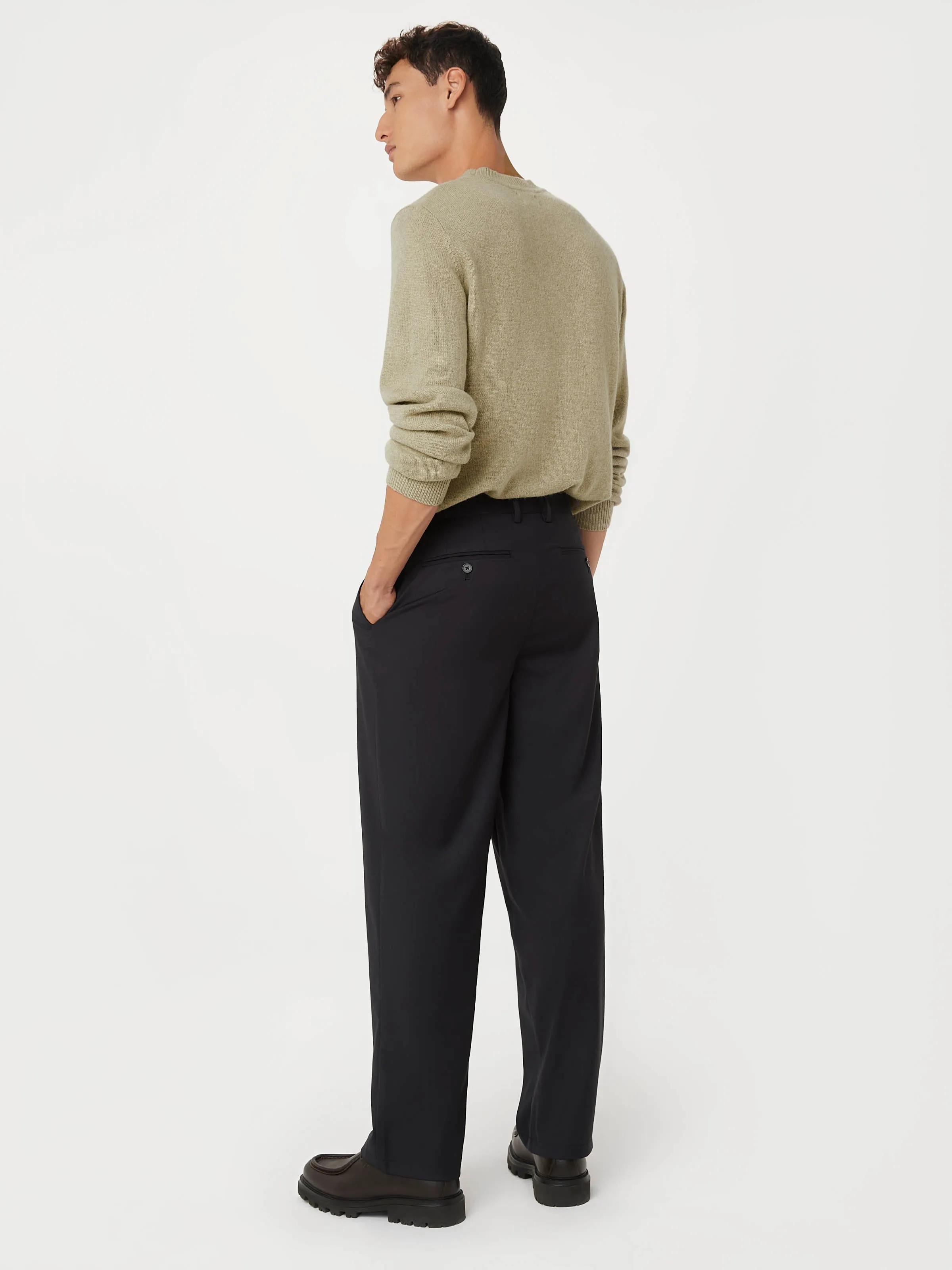 The Theo Pleated Baggy Pant in Black