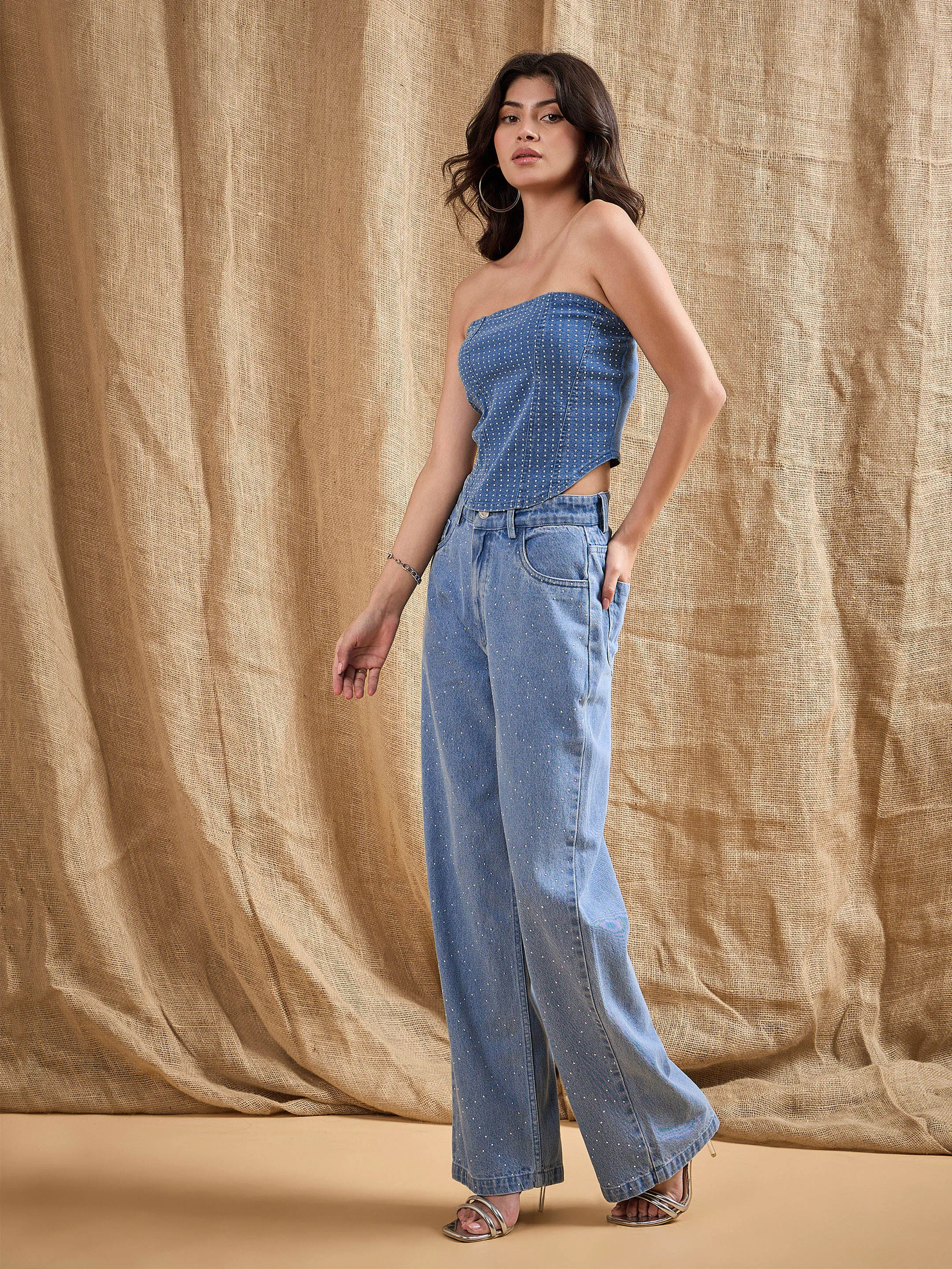 Women Blue Washed Tube Top With Straight Fit Jeans